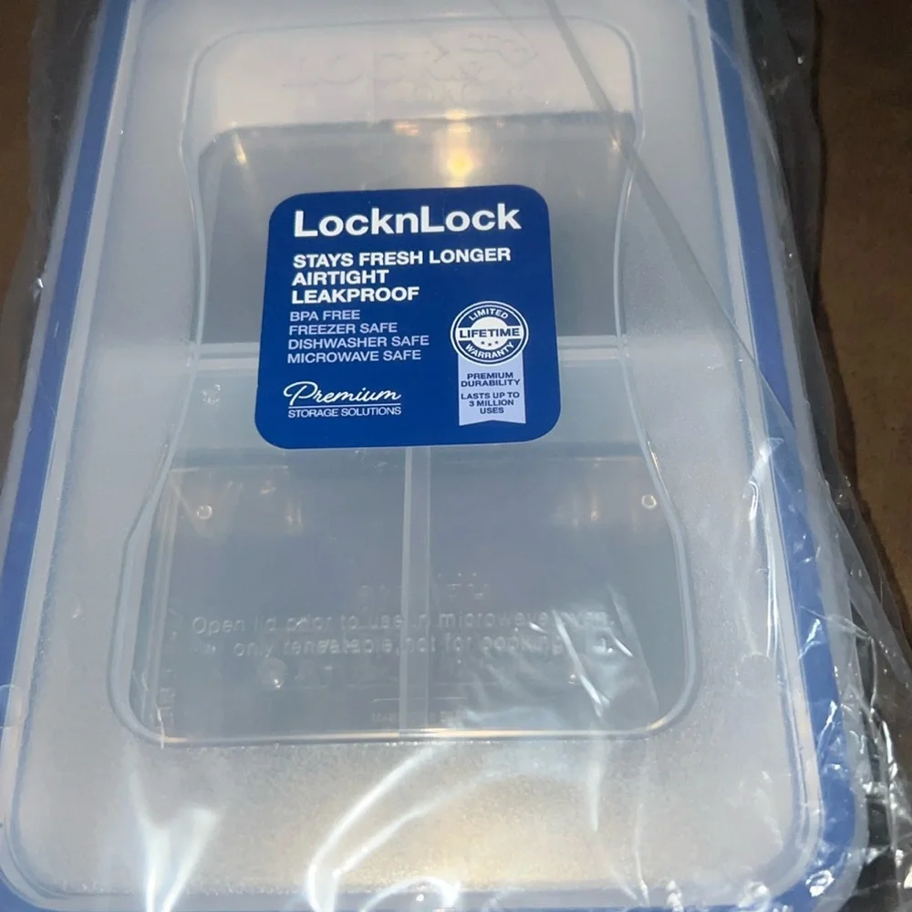 2 New LocknLock Food Storage Containers - Picture 1 of 9